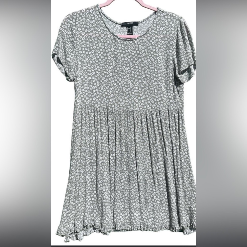 Forever 21 crazy daisy green floral baby doll dress